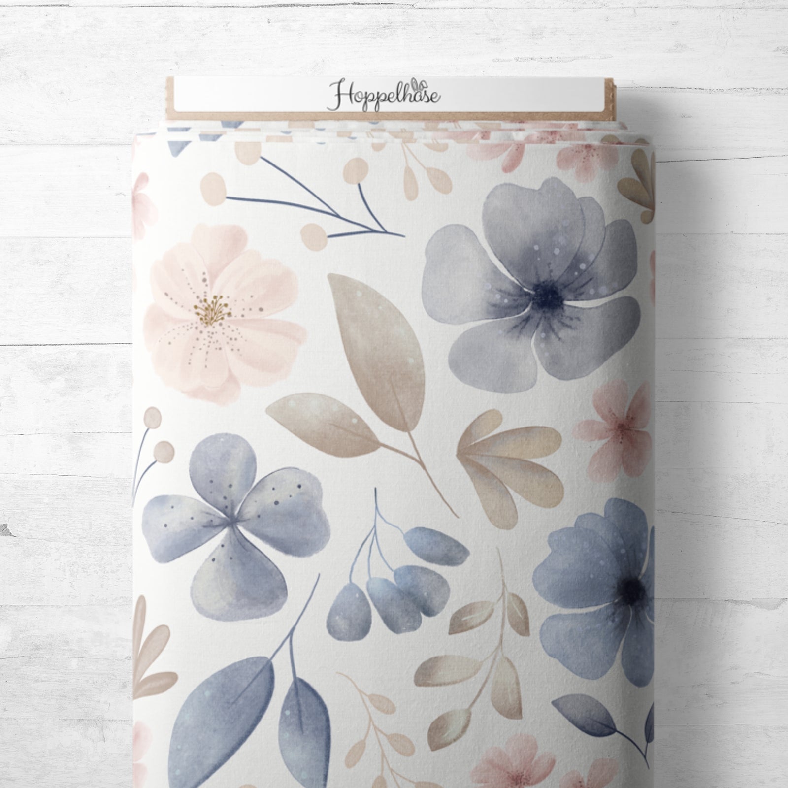 Blaue Blumen auf weiß