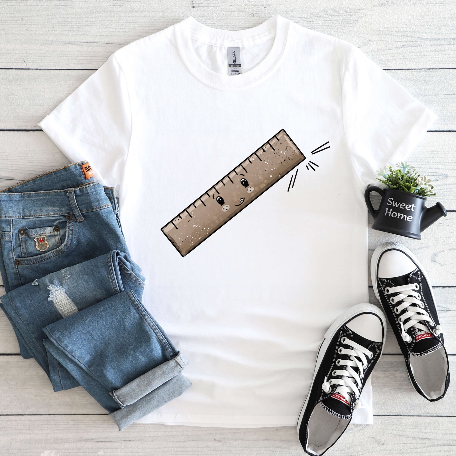 Bügelbild Schreibzeug Lineal braun