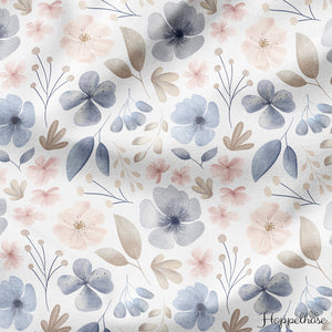 Blaue Blumen auf weiß