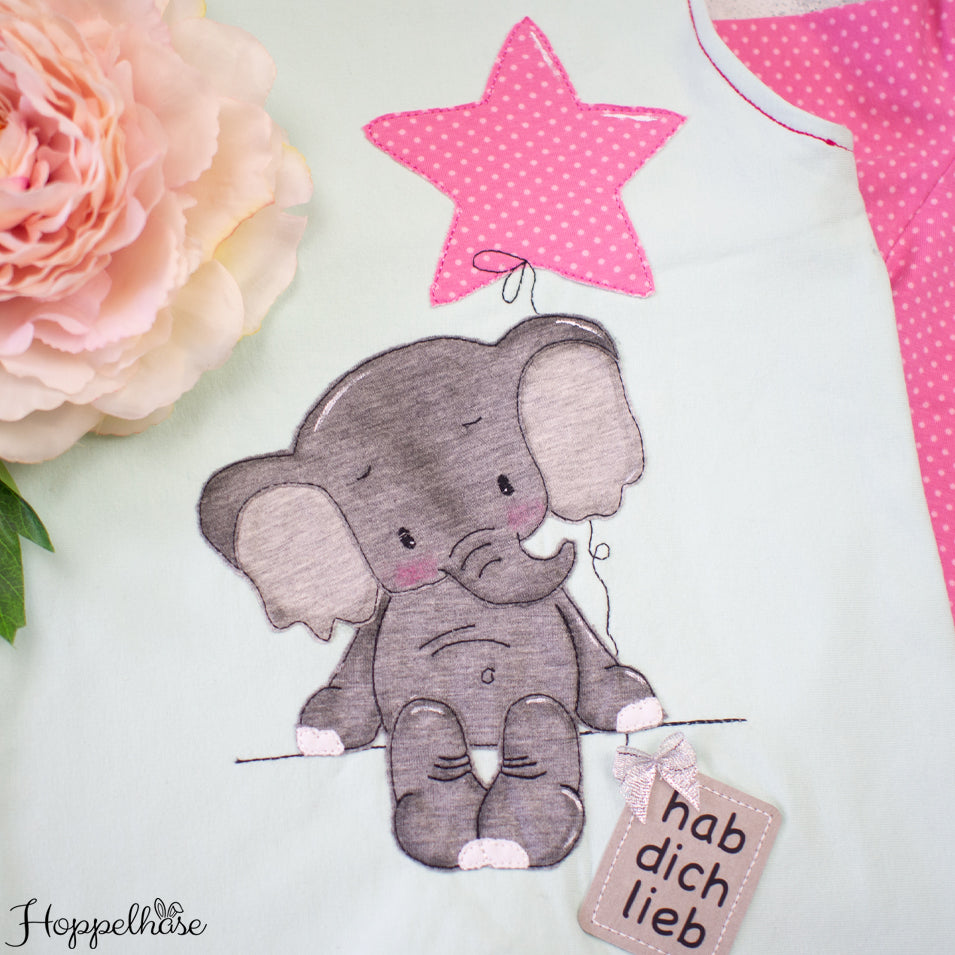 #21 Fanti mit Ballon sitzend von Stuffdeluxe