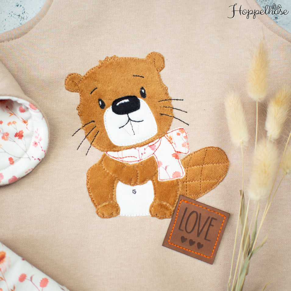 #72 Bieber mit Schal von Stuffdeluxe